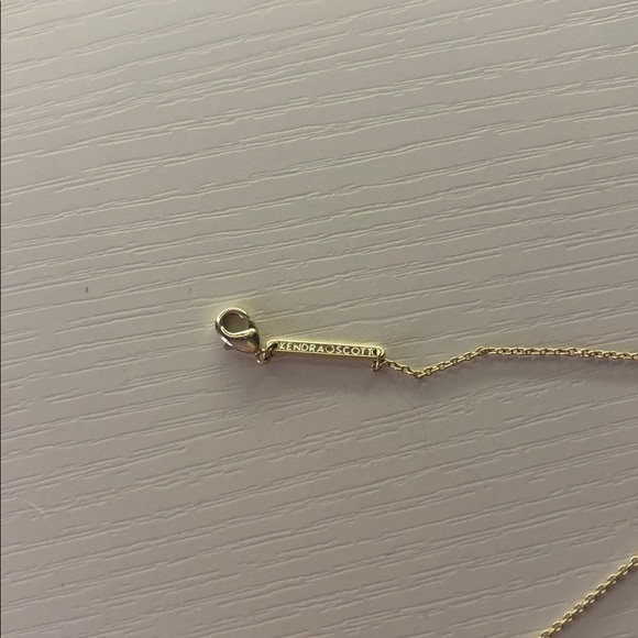 𝐊𝐞𝐧𝐝𝐫𝐚 𝐬𝐜𝐨𝐭𝐭 𝐡𝐞𝐚𝐫𝐭 𝐧𝐞𝐜𝐤𝐥𝐚𝐜𝐞! - Picture 3 of 4